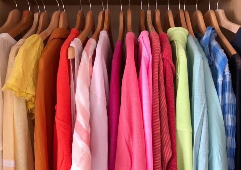 Can Vanish Be Used on Coloured Clothes?